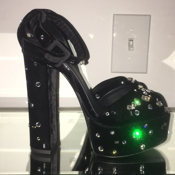 Giuseppe Zanotti crystal embellished shoes - Picture 2 of 8